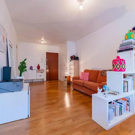Large Bright Studio In Montmartre Daire Paris