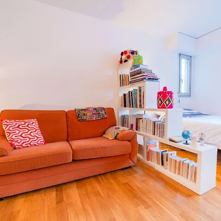 Large Bright Studio In Montmartre *