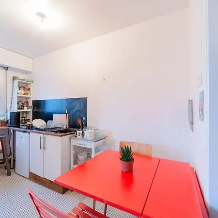 Large Bright Studio In Montmartre