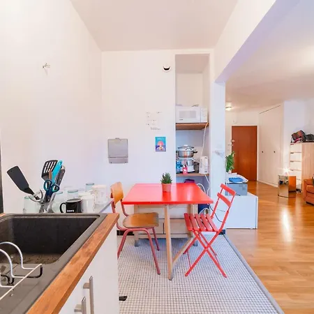 Large Bright Studio In Montmartre Daire