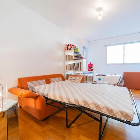 Large Bright Studio In Montmartre Paris